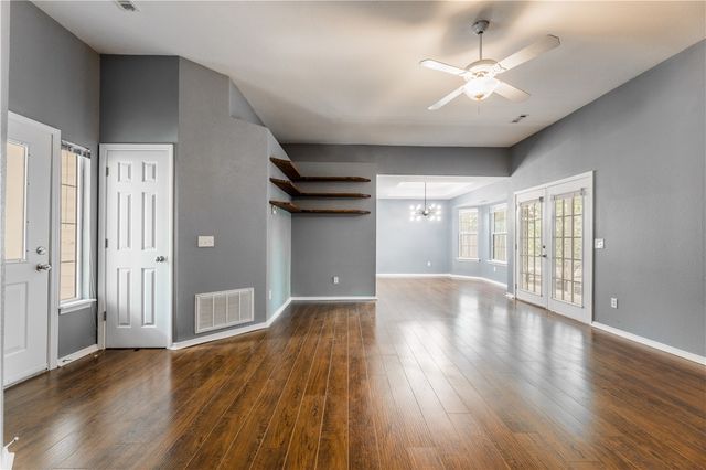 2452 Pin Oak Street, Fayetteville, AR 72701