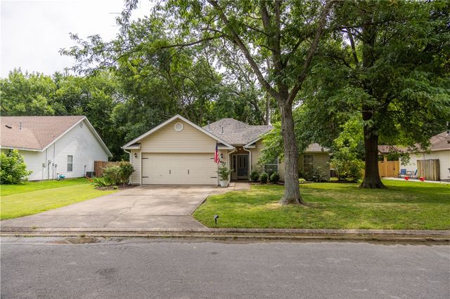 2452 Pin Oak Street, Fayetteville, AR 72701