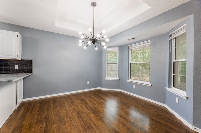 2452 Pin Oak Street, Fayetteville, AR 72701