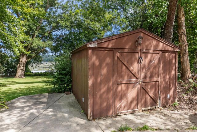 W5789 Ridge ROAD, Elkhorn, WI 53121