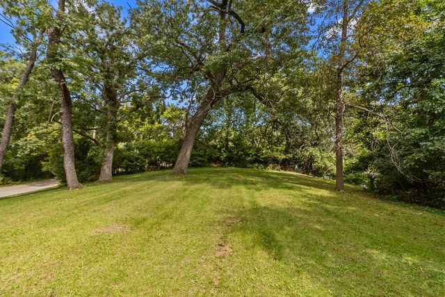 W5789 Ridge ROAD, Elkhorn, WI 53121