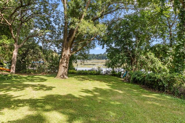 W5789 Ridge ROAD, Elkhorn, WI 53121