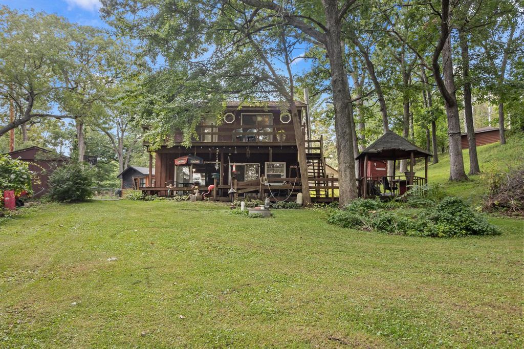 W5789 Ridge ROAD, Elkhorn, WI 53121
