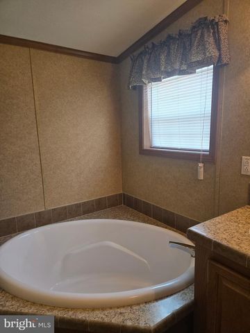 6 MCKINLEY, Millville, NJ 08332