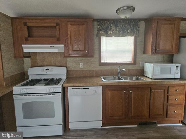 6 MCKINLEY, Millville, NJ 08332