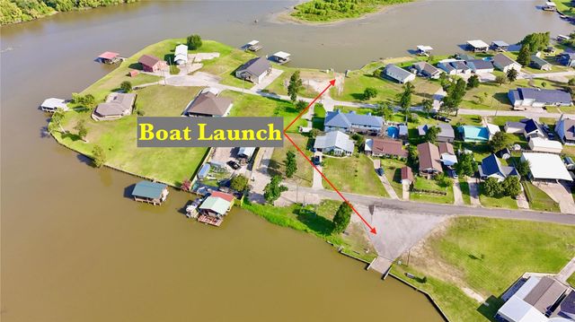 619 Yaupon Cove Drive, Onalaska, TX 77360