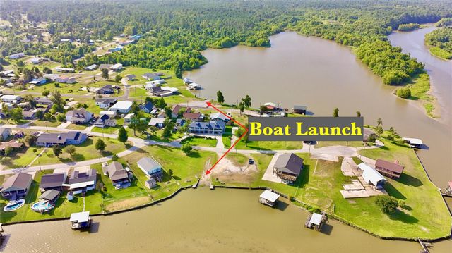 619 Yaupon Cove Drive, Onalaska, TX 77360