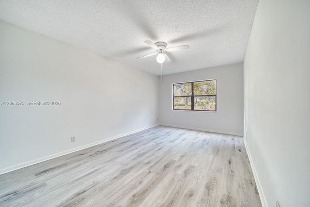 8290 Lake Dr 236, Doral, FL 33166