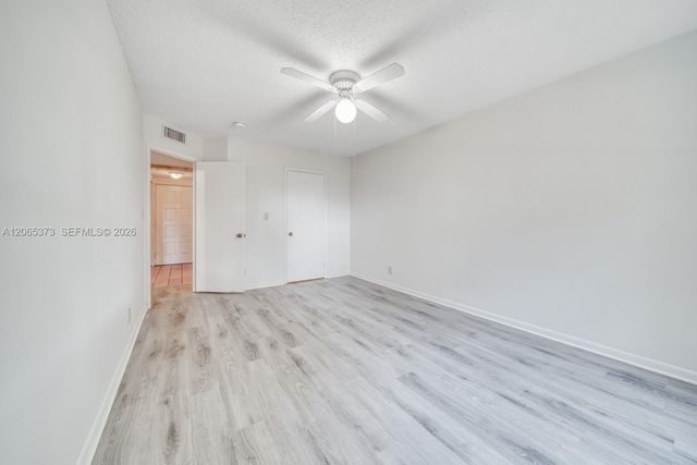 8290 Lake Dr 236, Doral, FL 33166