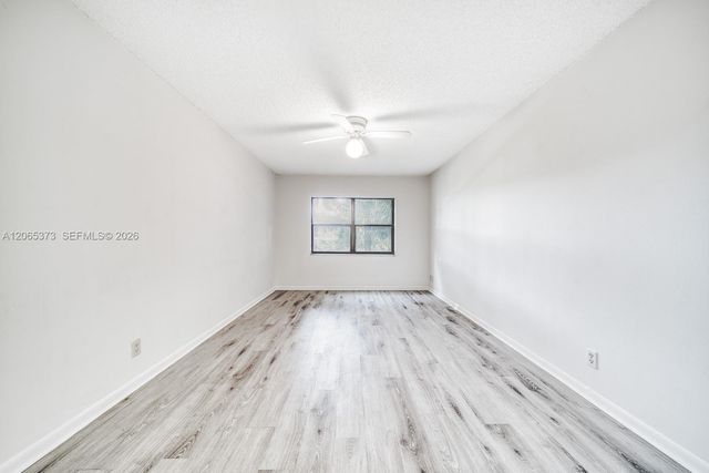 8290 Lake Dr 236, Doral, FL 33166