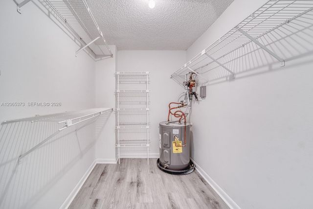 8290 Lake Dr 236, Doral, FL 33166