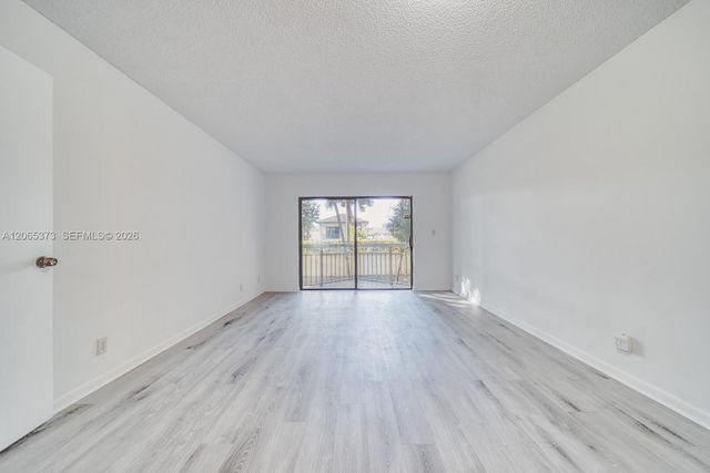 8290 Lake Dr 236, Doral, FL 33166