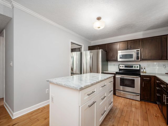 3259 Longspur Drive, Columbus, OH 43228