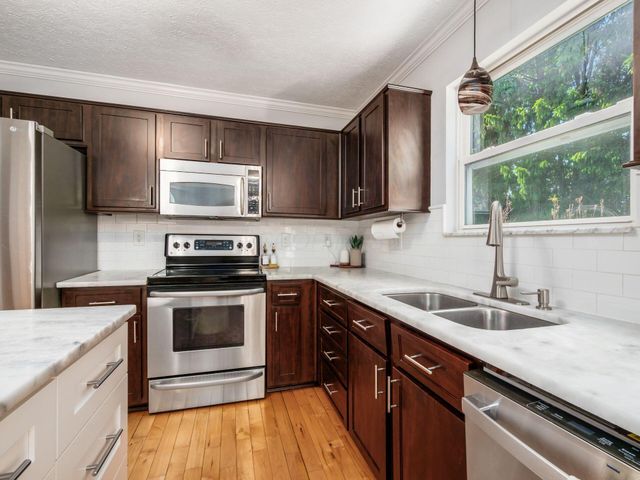 3259 Longspur Drive, Columbus, OH 43228