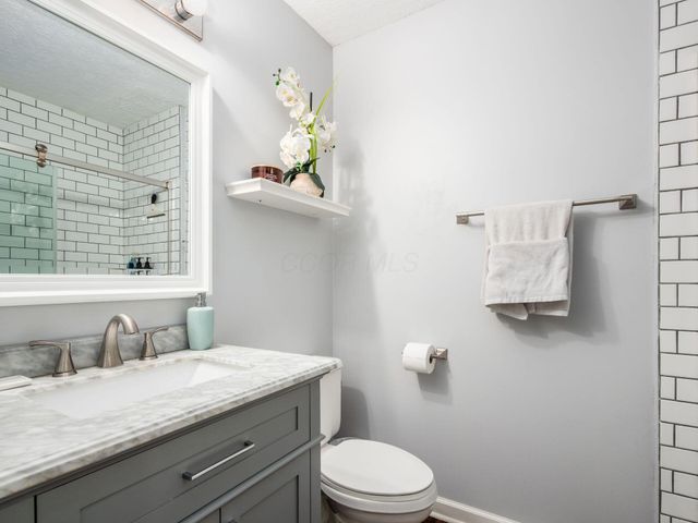 3259 Longspur Drive, Columbus, OH 43228