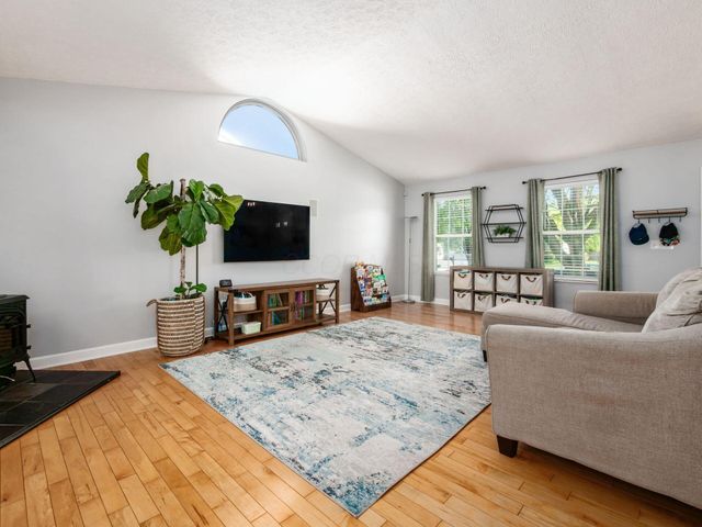3259 Longspur Drive, Columbus, OH 43228