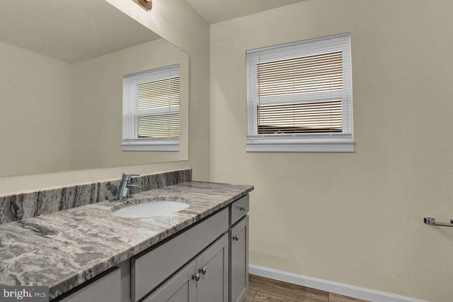 186 DELANO DR, Chambersburg, PA 17201