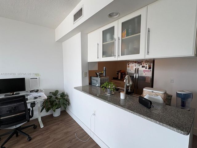 275 NE 18th st 1606, Miami, FL 33132