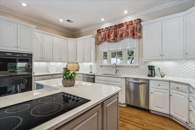 337 GROVE HILL PL, Memphis, TN 38120