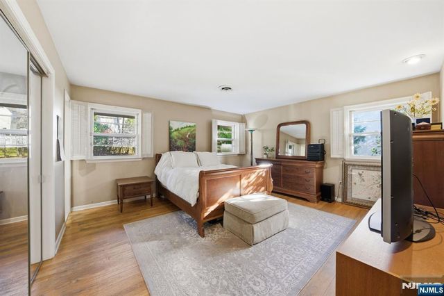 20 Leroy Street, Tenafly, NJ 07670