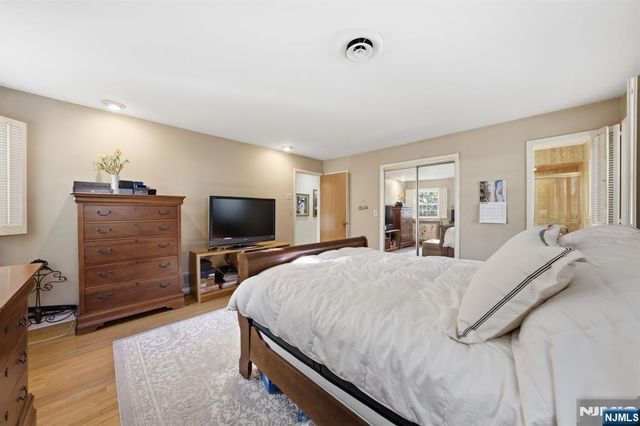 20 Leroy Street, Tenafly, NJ 07670