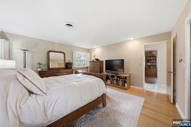 20 Leroy Street, Tenafly, NJ 07670