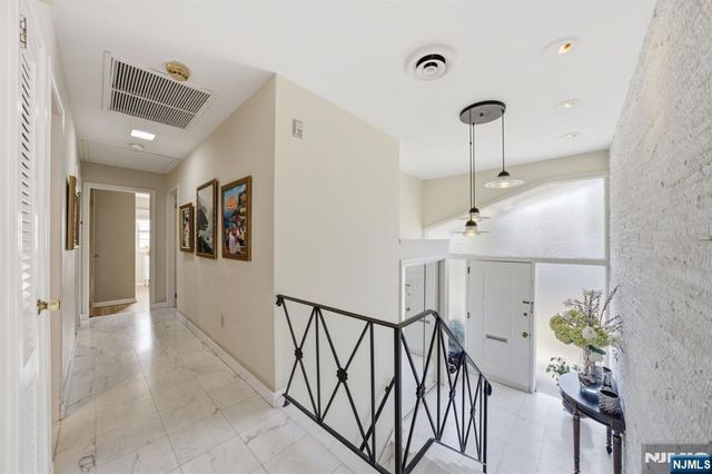 20 Leroy Street, Tenafly, NJ 07670