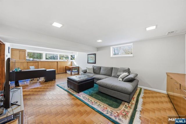 20 Leroy Street, Tenafly, NJ 07670