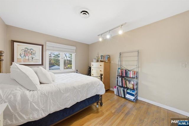 20 Leroy Street, Tenafly, NJ 07670