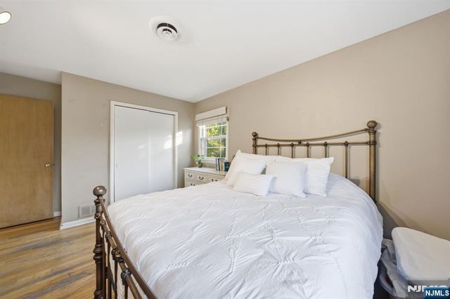 20 Leroy Street, Tenafly, NJ 07670