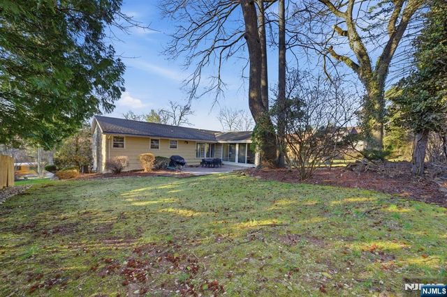 20 Leroy Street, Tenafly, NJ 07670