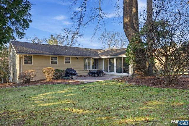 20 Leroy Street, Tenafly, NJ 07670