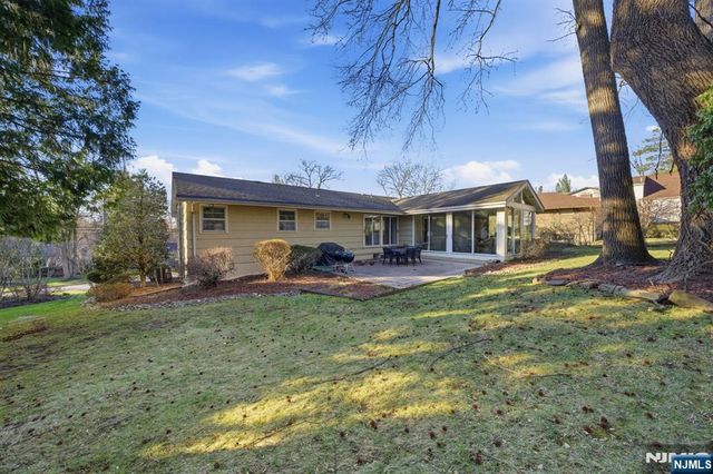 20 Leroy Street, Tenafly, NJ 07670