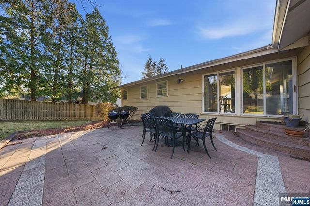 20 Leroy Street, Tenafly, NJ 07670