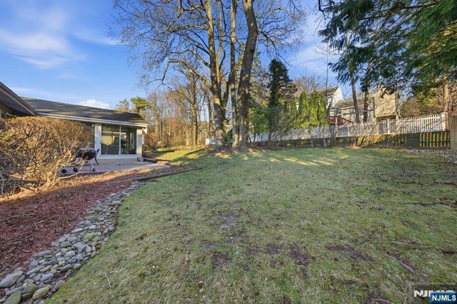 20 Leroy Street, Tenafly, NJ 07670