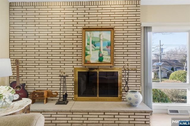 20 Leroy Street, Tenafly, NJ 07670