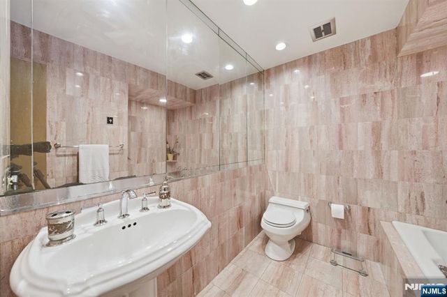 20 Leroy Street, Tenafly, NJ 07670