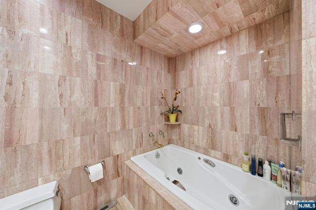 20 Leroy Street, Tenafly, NJ 07670