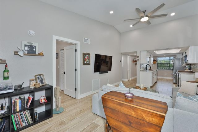 11800 PARK BOULEVARD 308, Seminole, FL 33772