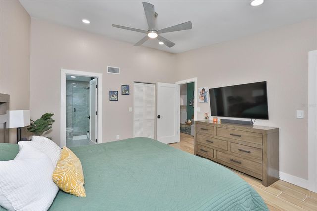 11800 PARK BOULEVARD 308, Seminole, FL 33772
