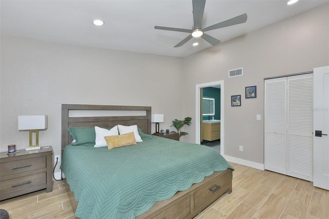 11800 PARK BOULEVARD 308, Seminole, FL 33772