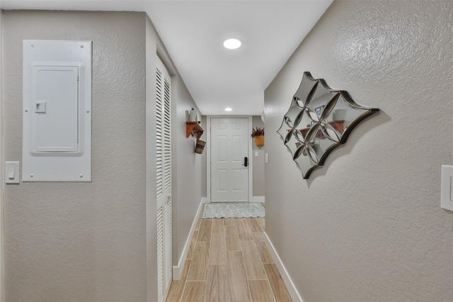 11800 PARK BOULEVARD 308, Seminole, FL 33772