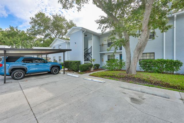 11800 PARK BOULEVARD 308, Seminole, FL 33772