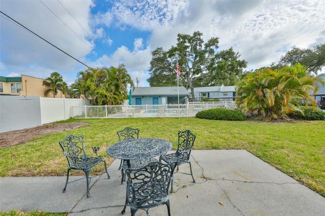 11800 PARK BOULEVARD 308, Seminole, FL 33772
