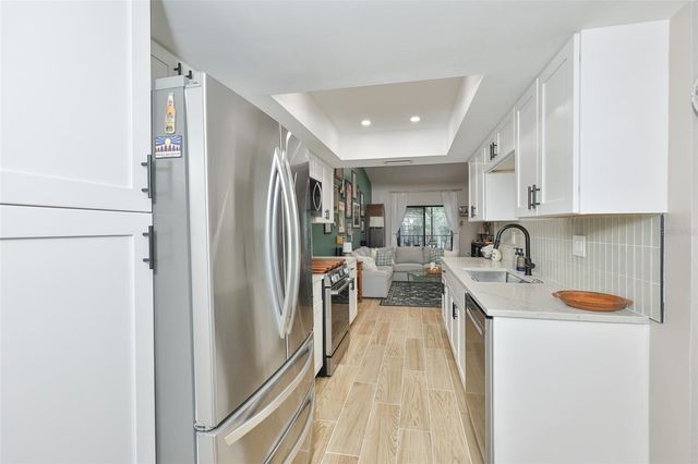 11800 PARK BOULEVARD 308, Seminole, FL 33772