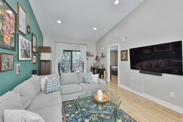 11800 PARK BOULEVARD 308, Seminole, FL 33772