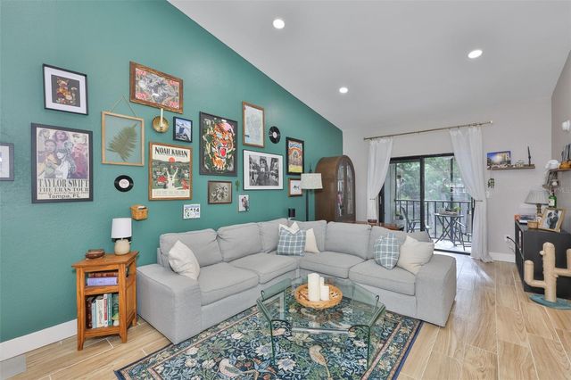 11800 PARK BOULEVARD 308, Seminole, FL 33772