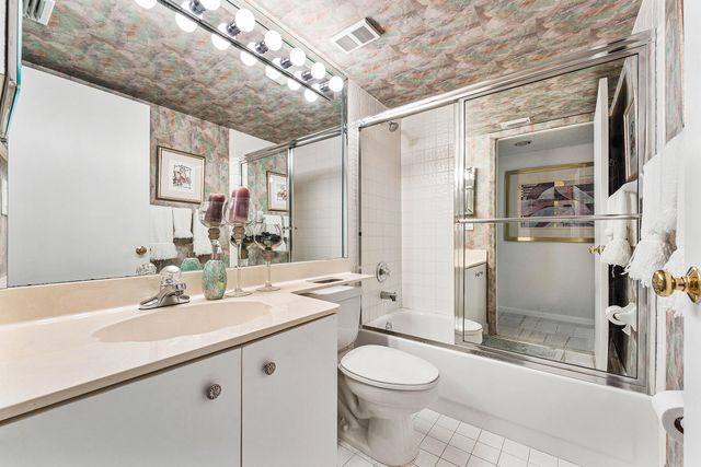 14388 Emerald Lake Drive 2, Delray Beach, FL 33446