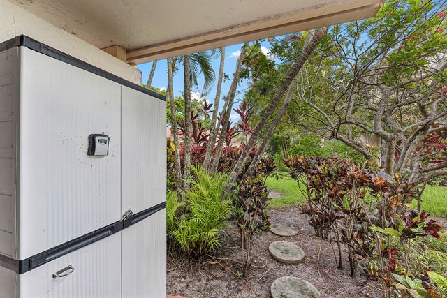 14388 Emerald Lake Drive 2, Delray Beach, FL 33446