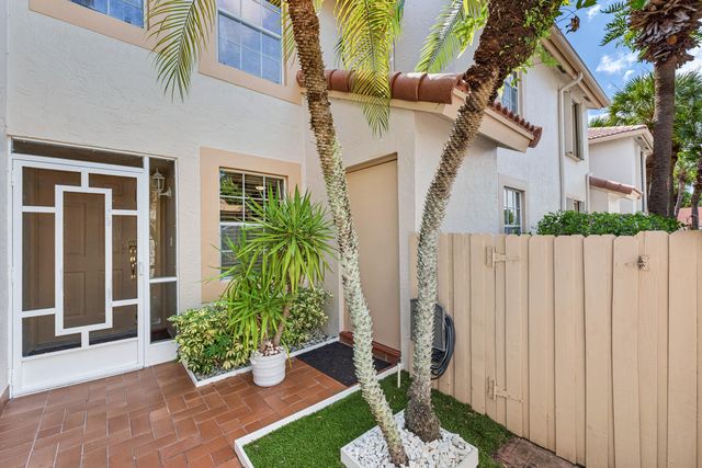 14388 Emerald Lake Drive 2, Delray Beach, FL 33446